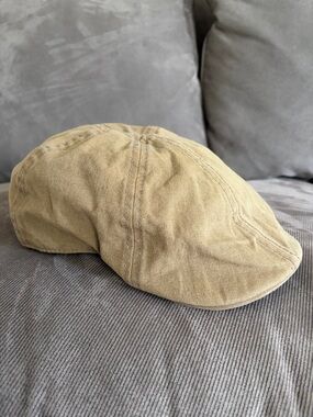 LEVIS Classic Cotton Newsboy Cap in Tan